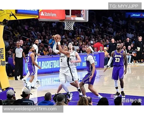 浓眉对战旧主状态回暖15投7中斩获18分9篮板2助攻1封盖